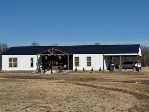 15675 Hackberry Rd, Henryetta, OK 74437