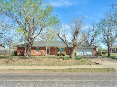 213 Monroe Nw Ave, Piedmont, OK 73078