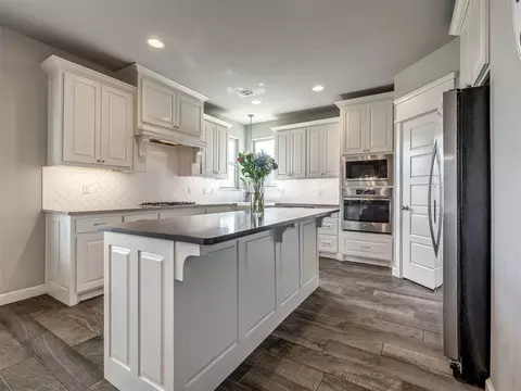Kitchen - 4508 Baldwin Ave, Moore, OK 73160 photo 2 of 2