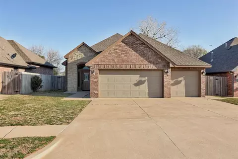 11933 SW 17th St, Yukon, OK 73099
