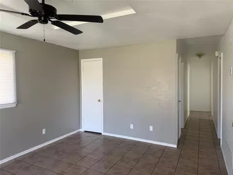 Living - 404 Mercury, Altus, OK 73521 photo 1 of 5