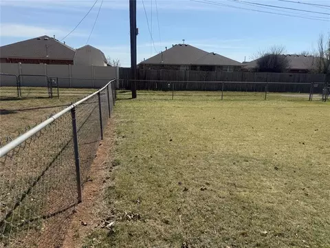 Exterior - 404 Mercury, Altus, OK 73521 photo 6 of 9