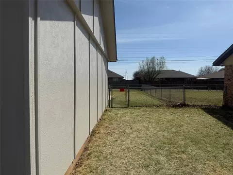Exterior - 404 Mercury, Altus, OK 73521 photo 7 of 9