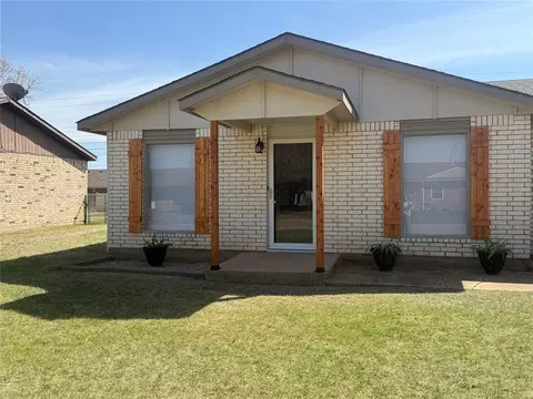 Exterior - 404 Mercury, Altus, OK 73521 photo 2 of 9