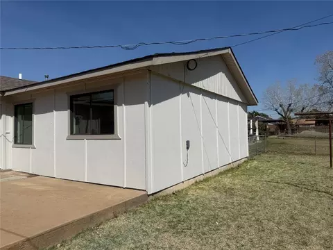 Exterior - 404 Mercury, Altus, OK 73521 photo 8 of 9