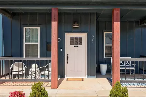 Exterior - 806 E Warner Ave, Guthrie, OK 73044 photo 4 of 8
