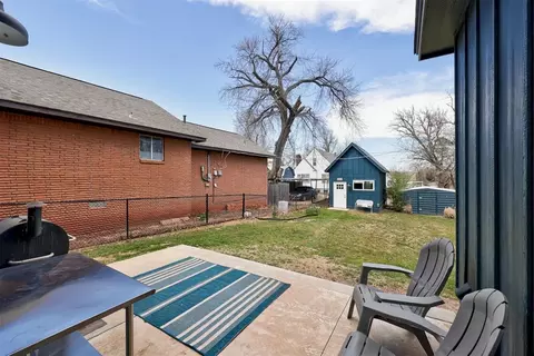 Exterior - 806 E Warner Ave, Guthrie, OK 73044 photo 5 of 8