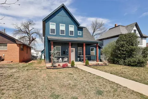 Exterior - 806 E Warner Ave, Guthrie, OK 73044 photo 2 of 8