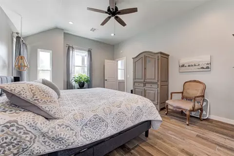 Bedroom - 806 E Warner Ave, Guthrie, OK 73044 photo 3 of 6