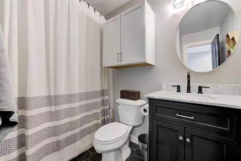 Bath - 806 E Warner Ave, Guthrie, OK 73044 photo 8 of 8