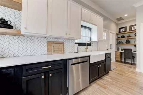 Kitchen - 806 E Warner Ave, Guthrie, OK 73044 photo 6 of 7