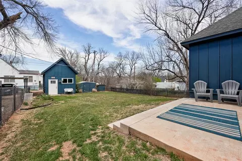 Exterior - 806 E Warner Ave, Guthrie, OK 73044 photo 6 of 8