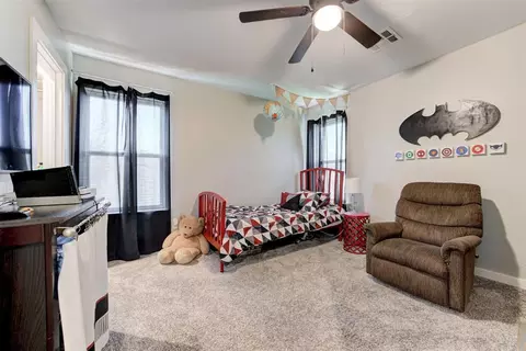 Bedroom - 806 E Warner Ave, Guthrie, OK 73044 photo 5 of 6