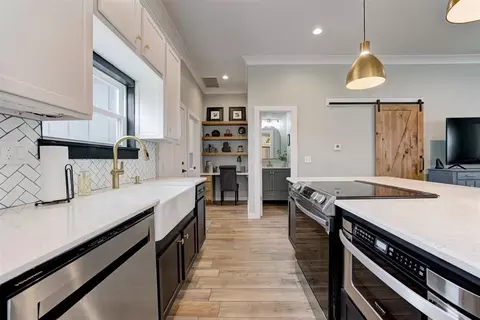 Kitchen - 806 E Warner Ave, Guthrie, OK 73044 photo 7 of 7