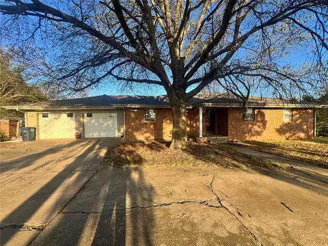 1828 W Federal St, Shawnee, OK 74804
