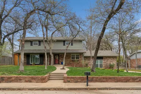 917 E 11th St, Edmond, OK 73034