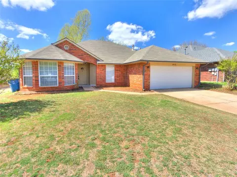 1013 Blue Ridge Dr, Edmond, OK 73003