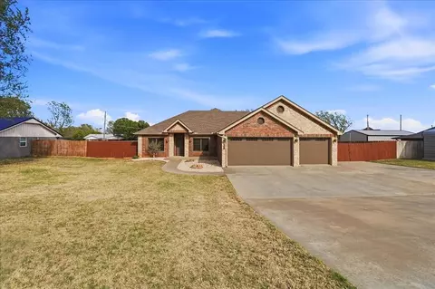 Exterior - 716 S Main St, Canute, OK 73626 photo 2 of 7