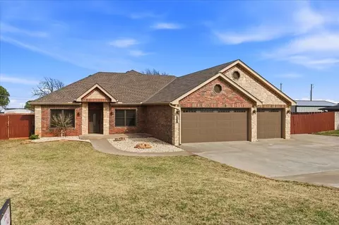 Exterior - 716 S Main St, Canute, OK 73626 photo 5 of 7
