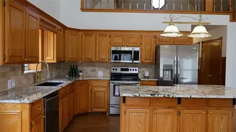 Kitchen - 116500 S 4249 Rd, Eufaula, OK 74432 photo 1 of 3