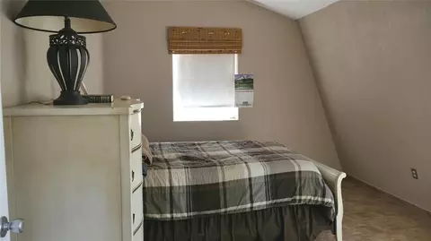 Bedroom - 116500 S 4249 Rd, Eufaula, OK 74432 photo 2 of 3
