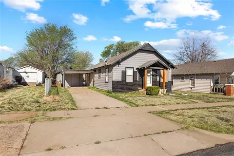 312 S 14th St, Clinton, OK 73601