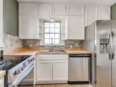 Kitchen - 415 E Frank St, Norman, OK 73071 photo 3 of 6