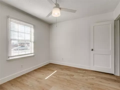 Bedroom - 415 E Frank St, Norman, OK 73071 photo 7 of 8
