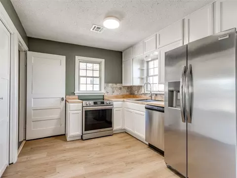 Kitchen - 415 E Frank St, Norman, OK 73071 photo 1 of 6