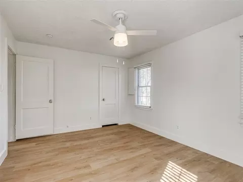 Bedroom - 415 E Frank St, Norman, OK 73071 photo 4 of 8