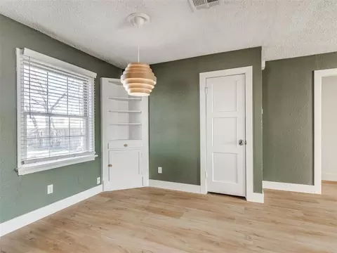 Living - 415 E Frank St, Norman, OK 73071 photo 4 of 6