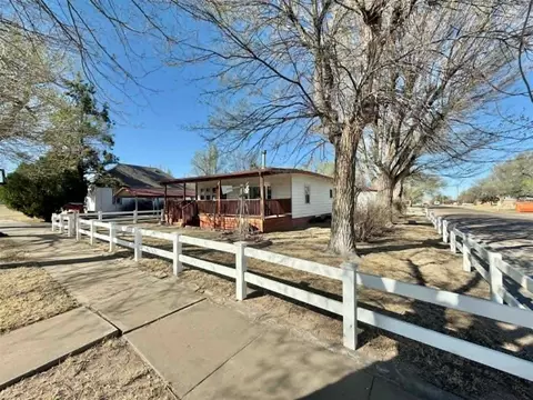 Exterior - 812 N Beaver St, Guymon, OK 73942 photo 6 of 9
