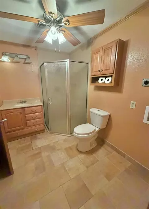 Bath - 812 N Beaver St, Guymon, OK 73942 photo 3 of 4