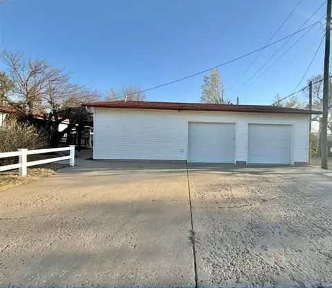 Exterior - 812 N Beaver St, Guymon, OK 73942 photo 3 of 9