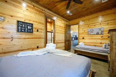 Bedroom - 312 Sugar Pine Loop, Broken Bow, OK 74728 photo 9 of 12