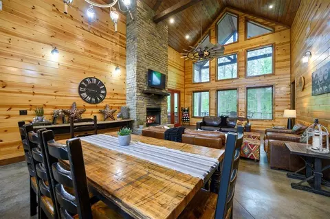 Dining - 312 Sugar Pine Loop, Broken Bow, OK 74728 photo 1 of 1