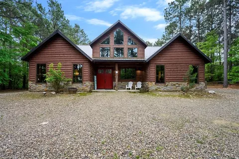 312 Sugar Pine Loop, Broken Bow, OK 74728