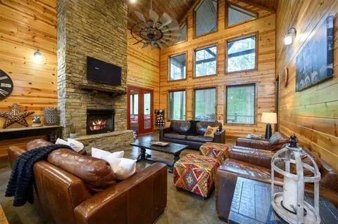 Living - 312 Sugar Pine Loop, Broken Bow, OK 74728 photo 1 of 5