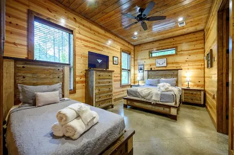 Bedroom - 312 Sugar Pine Loop, Broken Bow, OK 74728 photo 7 of 12