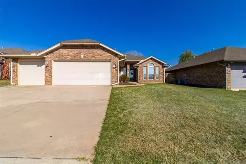 1808 January Pl, Moore, OK 73160