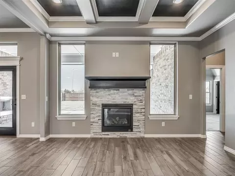 Living - 803 NE 33rd St, Moore, OK 73160 photo 3 of 4