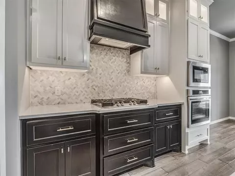 Kitchen - 803 NE 33rd St, Moore, OK 73160 photo 9 of 9