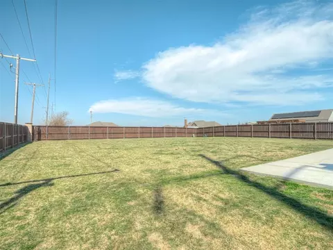 Exterior - 803 NE 33rd St, Moore, OK 73160 photo 7 of 8