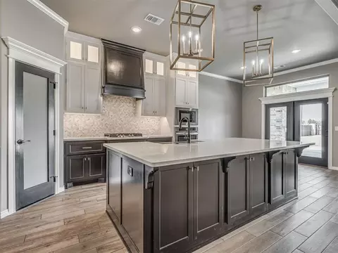Kitchen - 803 NE 33rd St, Moore, OK 73160 photo 5 of 9
