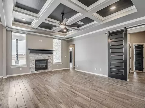 Living - 803 NE 33rd St, Moore, OK 73160 photo 2 of 4