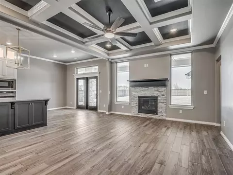 Living - 803 NE 33rd St, Moore, OK 73160 photo 4 of 4