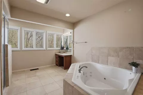 Bath - 1700 Augusta Dr, Ada, OK 74820 photo 4 of 5