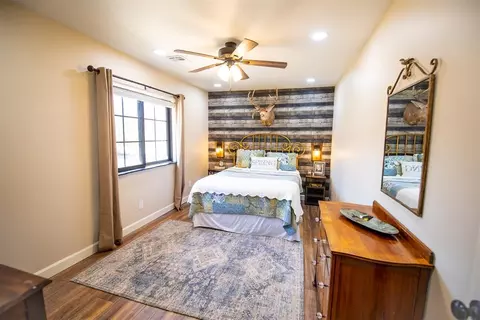 Bedroom - 6400 E Simmons Rd, Guthrie, OK 73044 photo 4 of 4