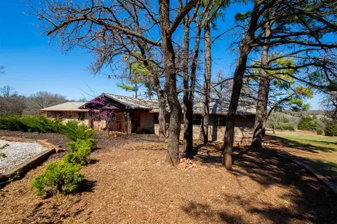 Exterior - 6400 E Simmons Rd, Guthrie, OK 73044 photo 2 of 17
