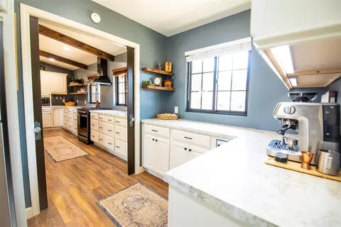 Kitchen - 6400 E Simmons Rd, Guthrie, OK 73044 photo 6 of 6